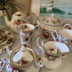 Royal Albert Country Roses Large China Set