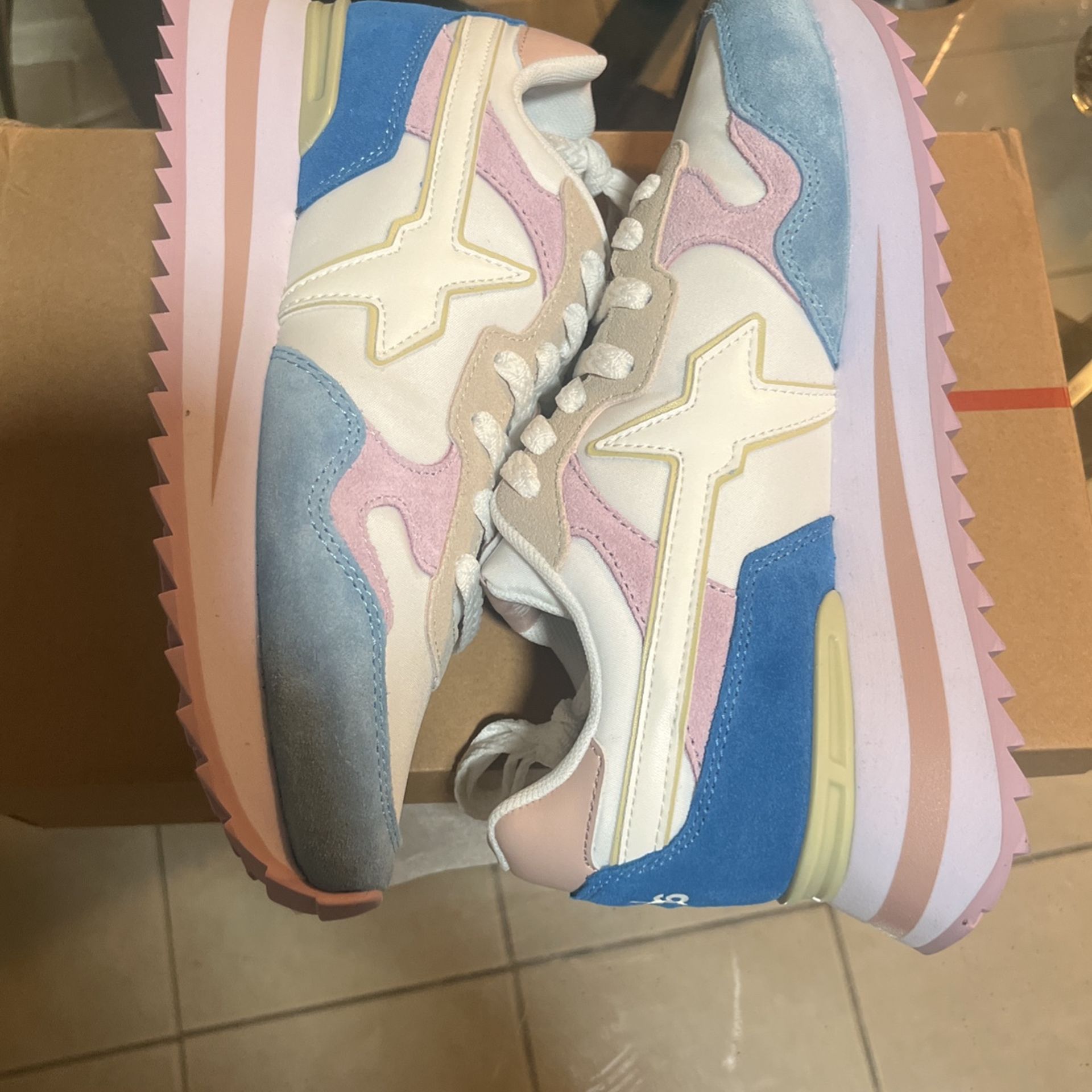Yak W6yz Fashion Sneaker