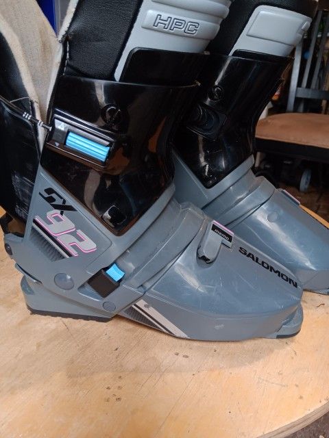 Ski Boots Size 340-345