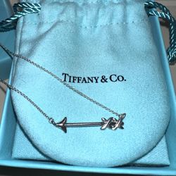 Tiffany & Co. Paloma Picasso Sterling Silver Arrow Necklace