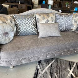 Cleopatra luxury sectional silver 3 pc❤️✨ we have delivery 🚛👍🏼 today $49 Price: $3,699