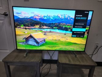 43au8000. Samsung 43 4k Smart Tv. Super Thin.