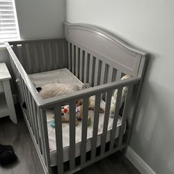 Crib And Changing Table 
