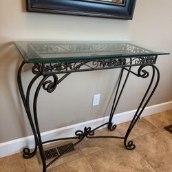 Classy Entry Table