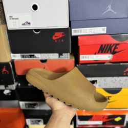 Adidas Yeezy Ochre Slide size 10 USED But Clean