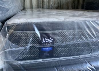 Brand new pillow top Cali king size mattress