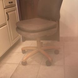 Desk Chair. Quality  Well made Unique Desk Chair. 