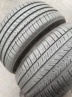 Selling pair of Michelin all season with 90% tread left 275/35/21