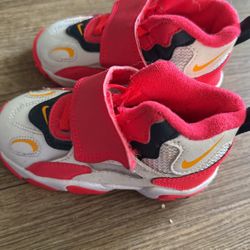 Girl Nikes 