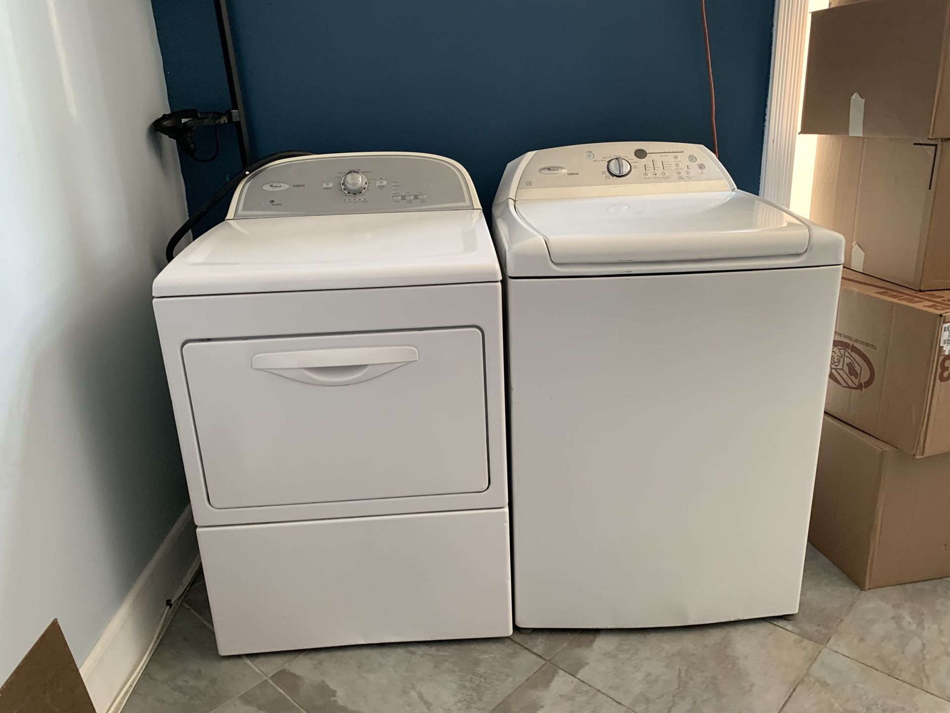 Washer and dryer whirpoll