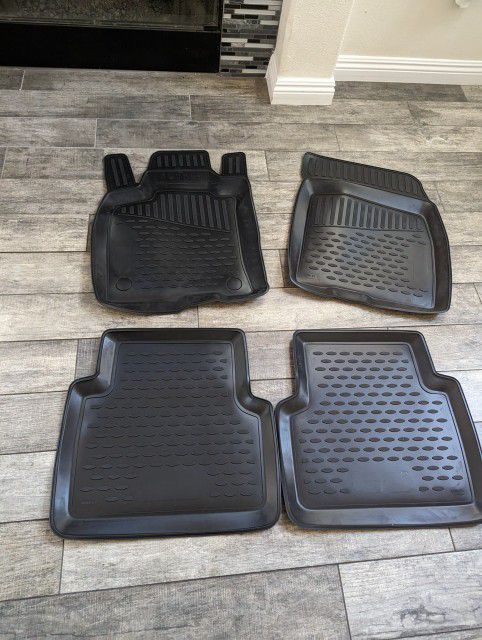 2020-2023 Ford Escape Floor Mats Front & 2nd Row Seat Liner Set (Black) 2020-2022+ Ford Escape Floor Mats