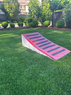 12 Inch Mtb/Bmx kicker ramp Red/White