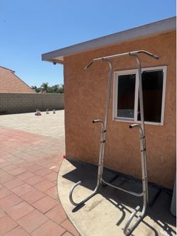 Pull up bar