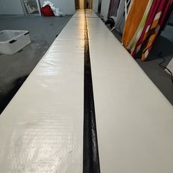 3.5 x 27 ‘ murtisol inflatable gymnastics mat with pump