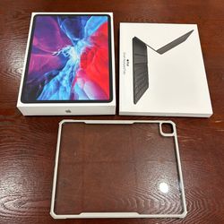 Apple iPad Pro 12.9” With Smart Keyboard Folio’s And Case 