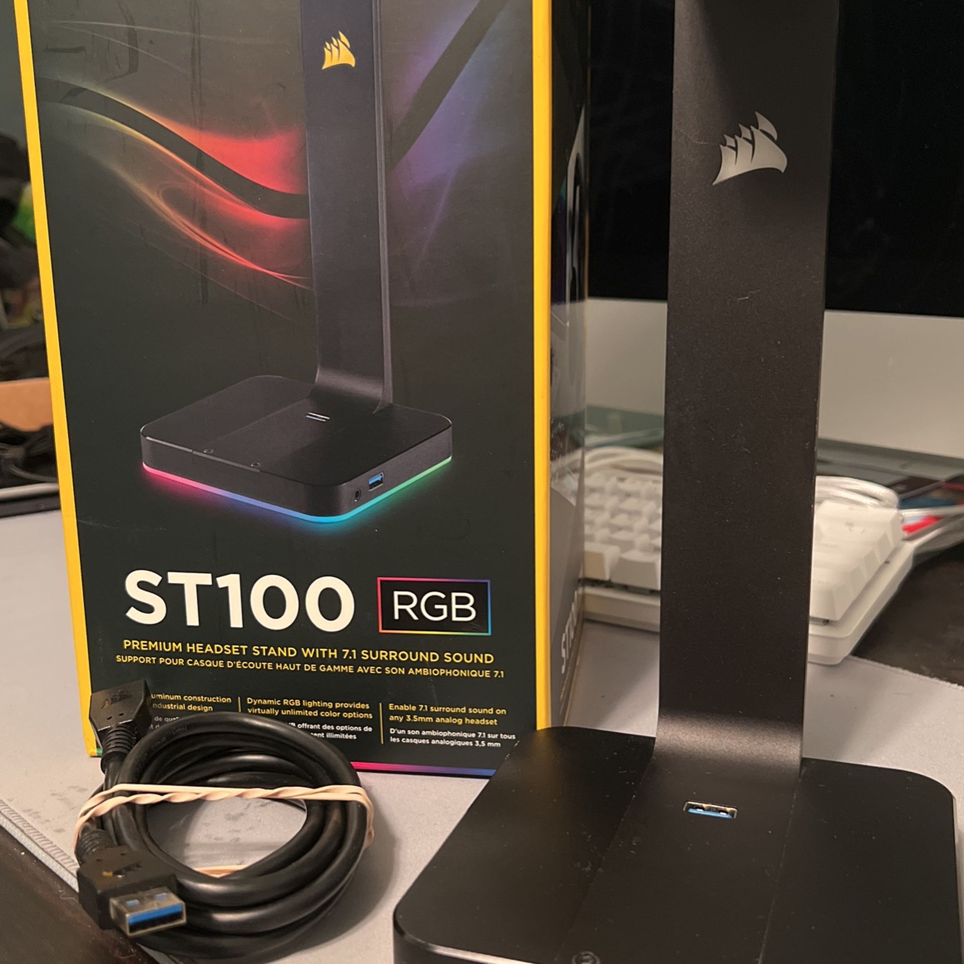 Corsair ST100 RGB Headset Stand