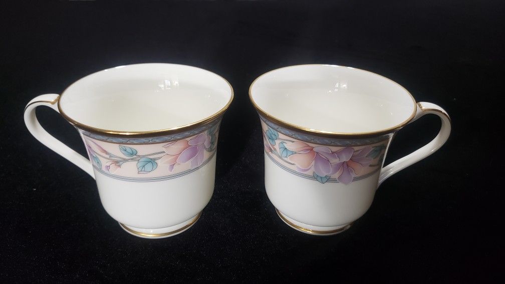 2 BEAUTIFUL NORITAKE BONE CHINA CUPS