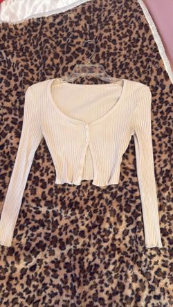 Beige long sleeve crop top