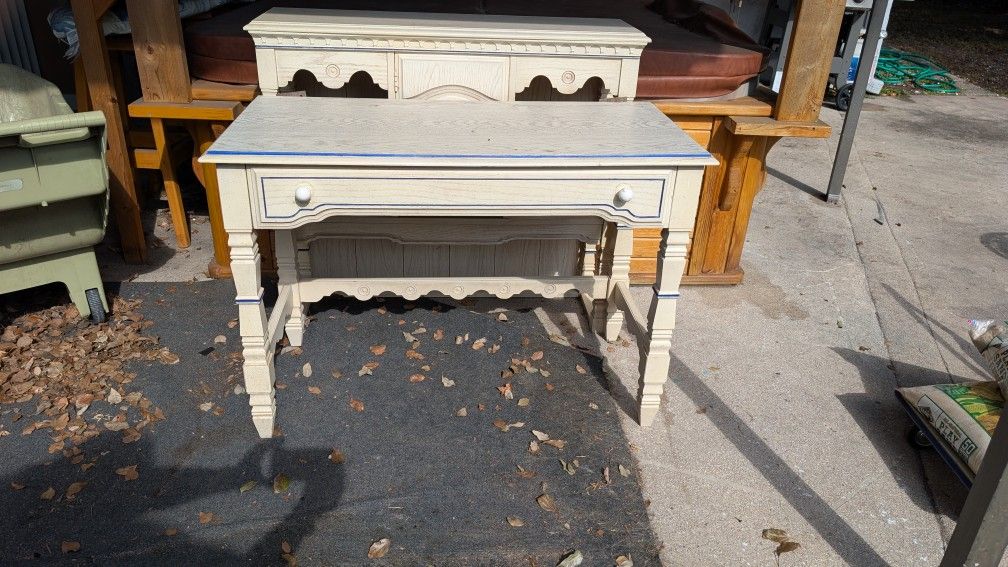 Solid Wood Desk With Hutch