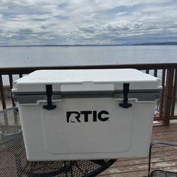 Pending Pickup - RTIC - 52 Quart - ultra light Cooler With Accessories 
