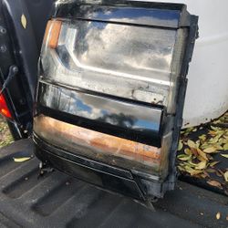 2017 Chevy 1500 Z71  Left Headlight 