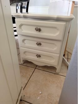 Dresser, night stand and mirror