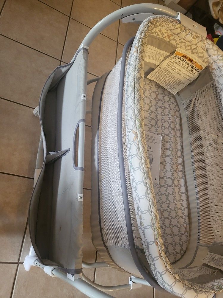 Ingenuity Bedside Bassinet Gray & White