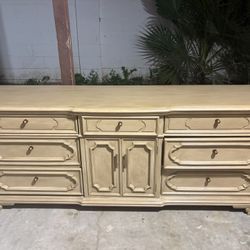 Great Thomasville Long Dresser Real Wood