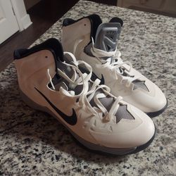 Nike Zoom Hyperquickness Basketball Shoe