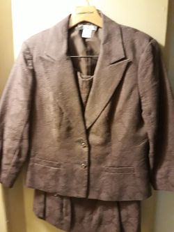 Ladies 2pc skirt suit - size 10