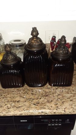 3 kitchen canisters
