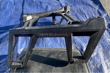2021 bmw F900 oem saddle bags rack