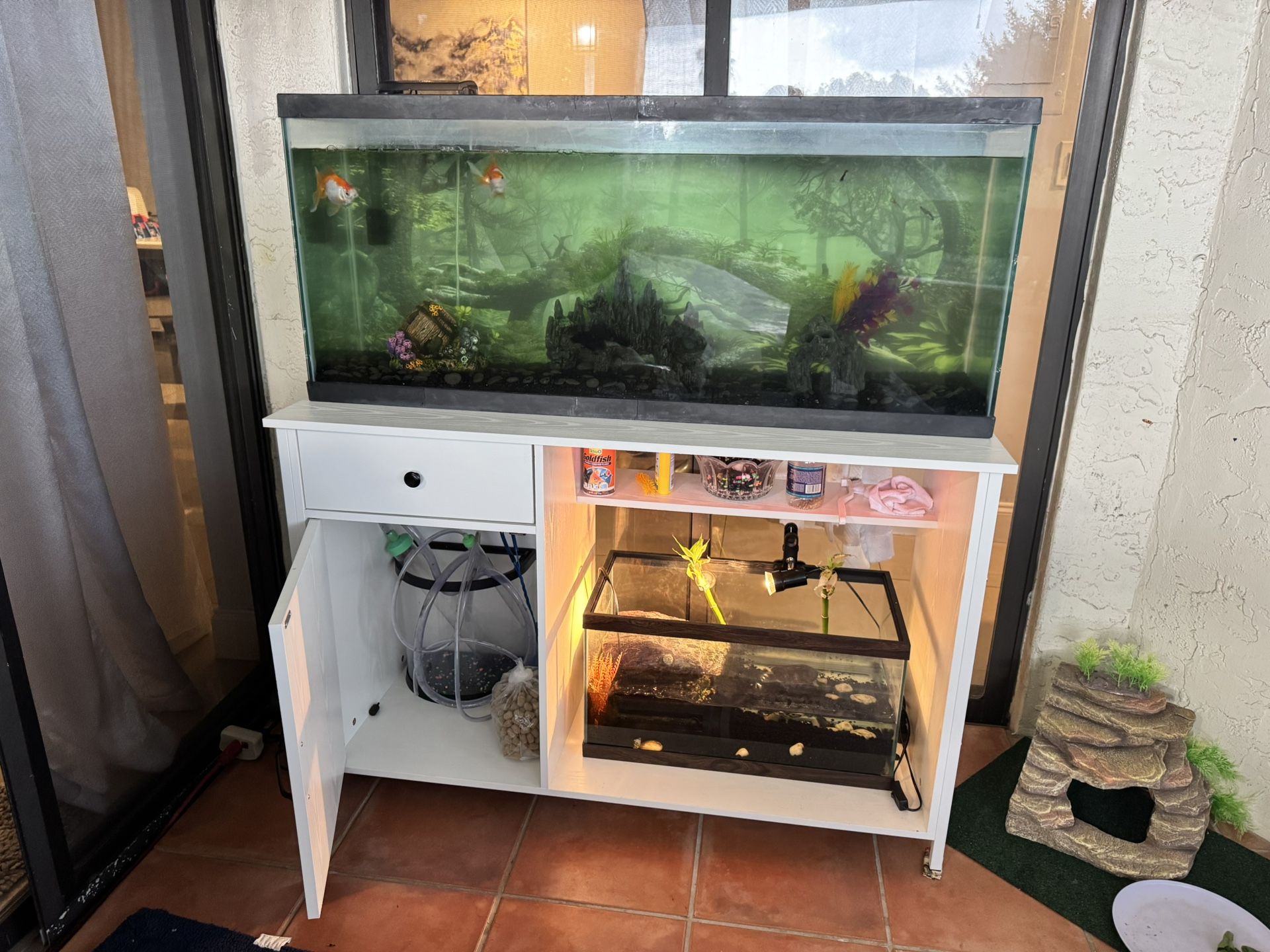 Fish tank stand