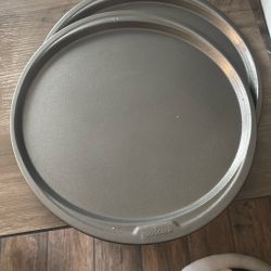 12 in Pizza Pans (2) 