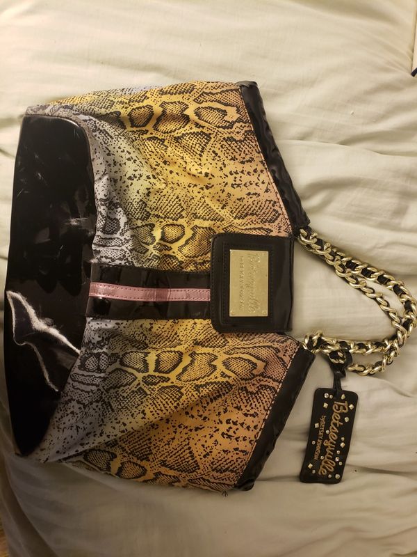 Betsey Johnson Purse For In Miami Fl Offerup