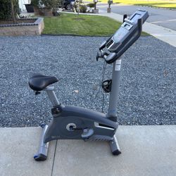 Nautilus U616 Exercise Bike