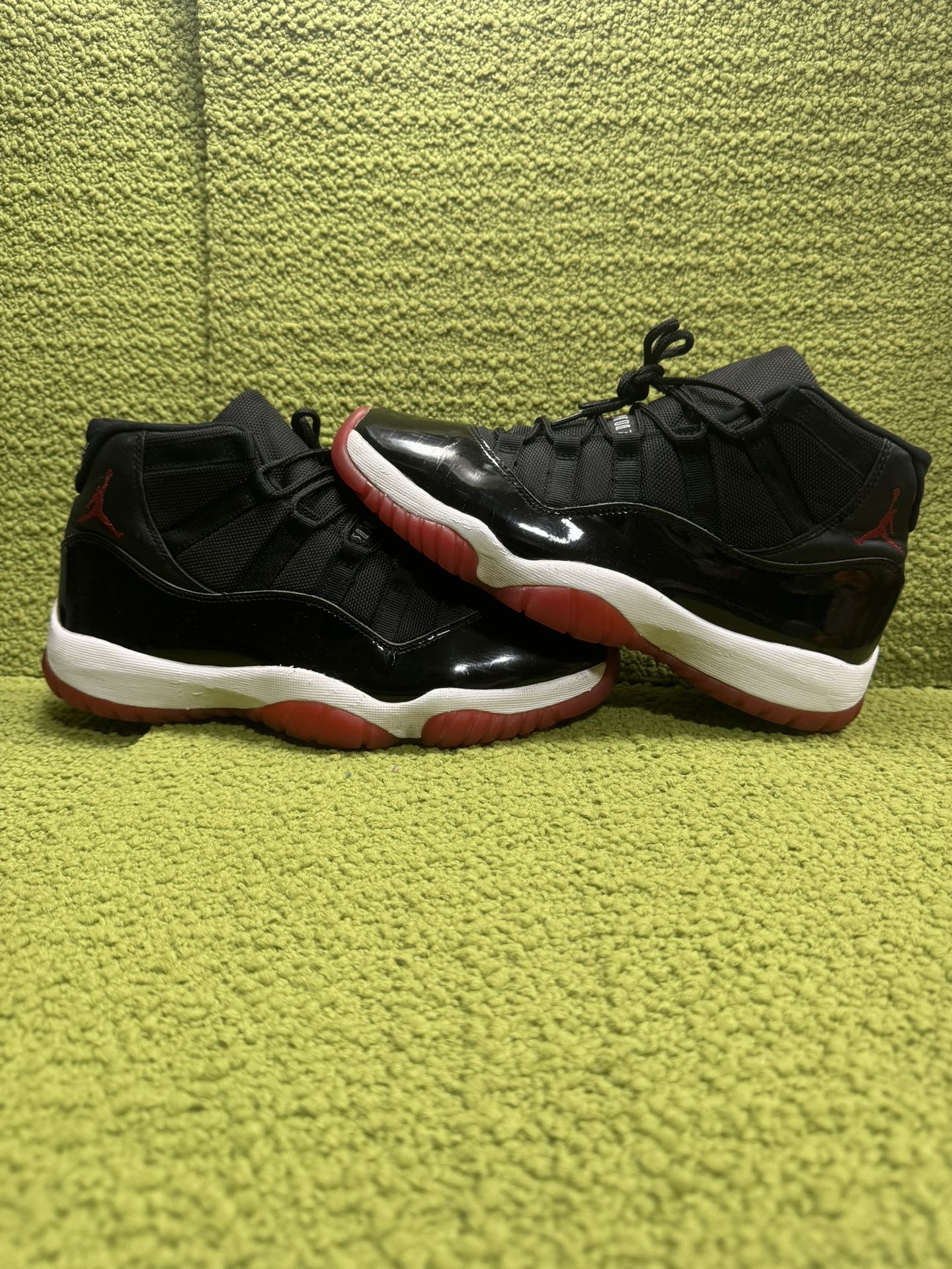 Jordan 11 Bred Size 8.5M