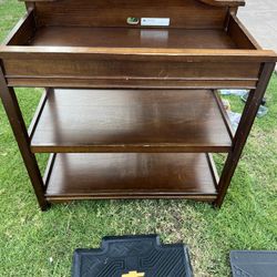 BABY CHANGING TABLE