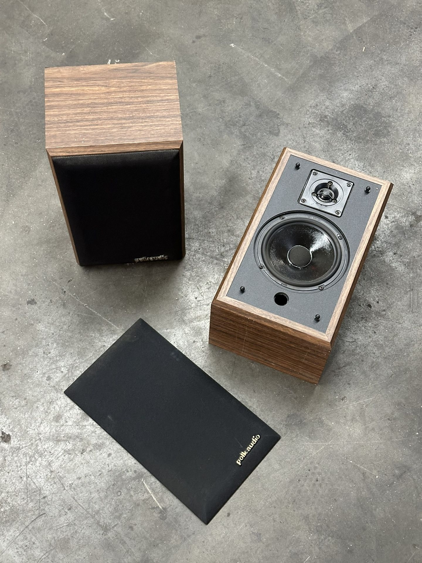 Vintage Polk Audio Monitor Series 4 Bookshelf Speakers
