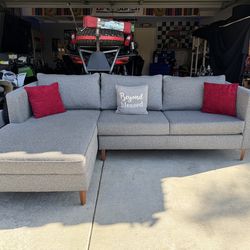 Like new gray sectional couch !!