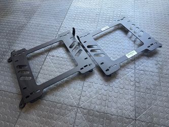 Planted seat bracket  L/R 99-05 BMW E46 M3