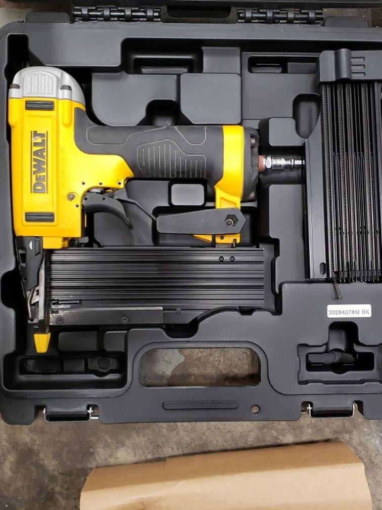 Dewalt DWFP2350K Nailer Gun