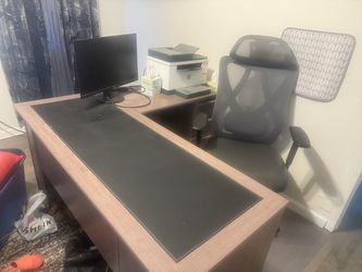Desk & chair