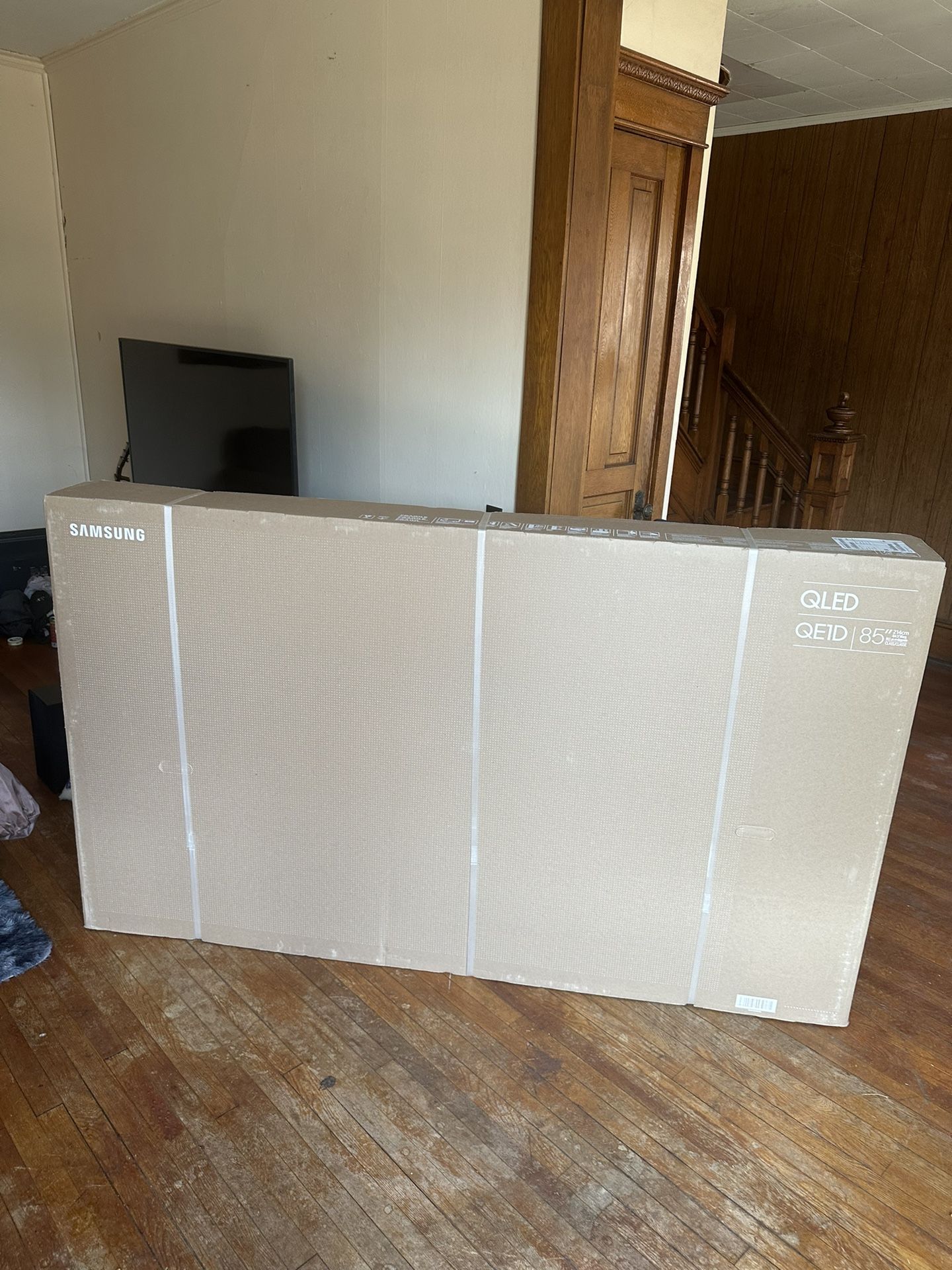 NEW - Samsung 85” Class QLED 4K TV