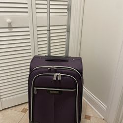 Samsonite Expandable suitcase with Double Spinner Wheels, Checked-Medium 24-Inch