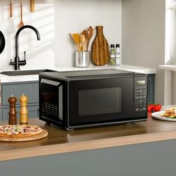 Mainstays 0.7 Cu ft Countertop Microwave Oven, 700 Watts, Black