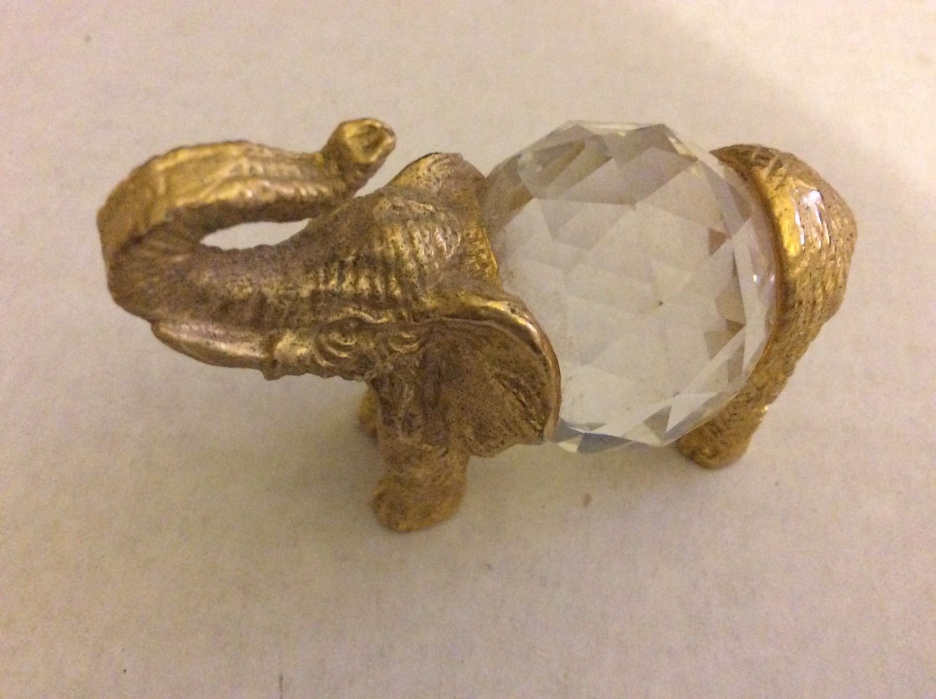 Set of 3 glass elephants