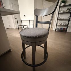 Swivel Bar Stools Ashley’s Furniture 