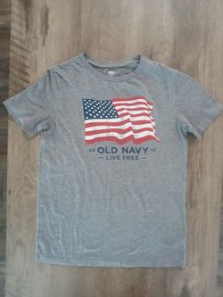 Old navy t-shirt