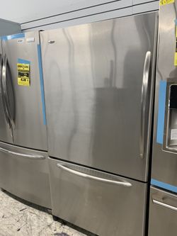 Amana bottom freezer in stainless steel